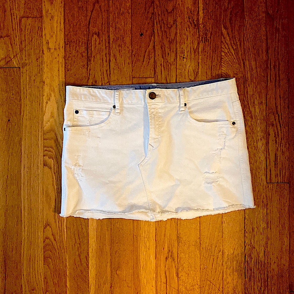 Gap white distressed jean skirt